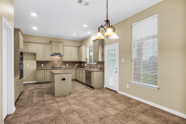 513 Mckinney Trail, Fate, TX 75087