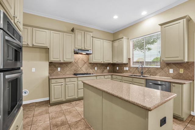 513 Mckinney Trail, Fate, TX 75087