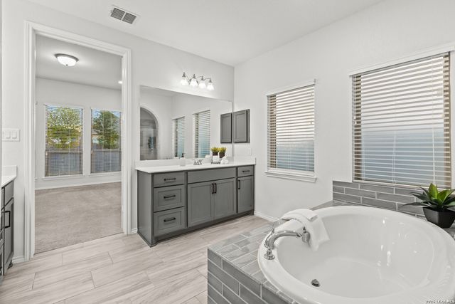 14146 Blind Bandit Crk, San Antonio, TX 78254