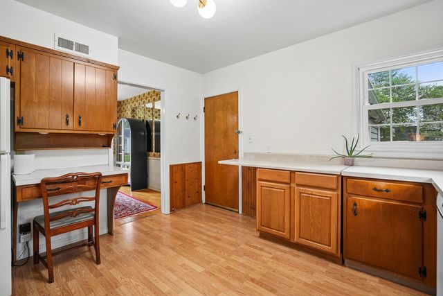 917 Holmes Street, Bettendorf, IA 52722