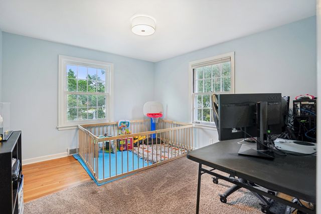 917 Holmes Street, Bettendorf, IA 52722