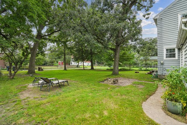 917 Holmes Street, Bettendorf, IA 52722