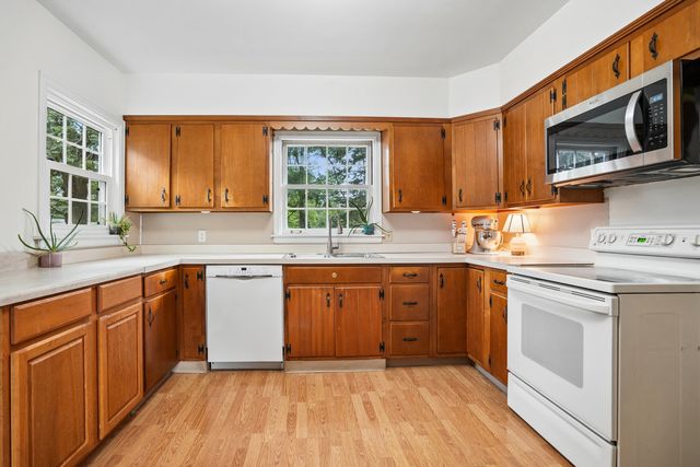 917 Holmes Street, Bettendorf, IA 52722