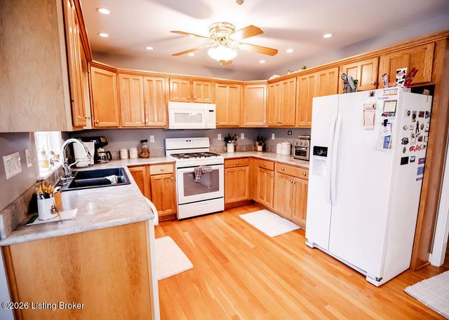 6314 Faris Way, Louisville, KY 40272