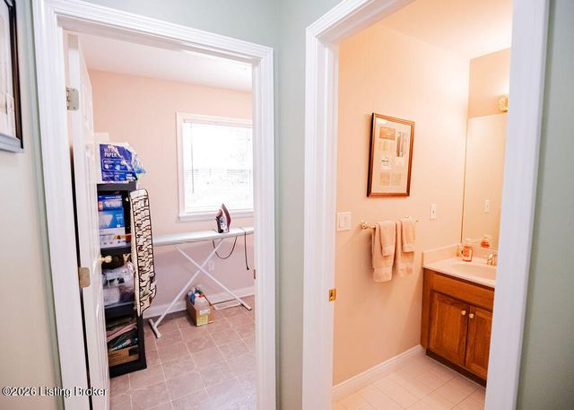 6314 Faris Way, Louisville, KY 40272