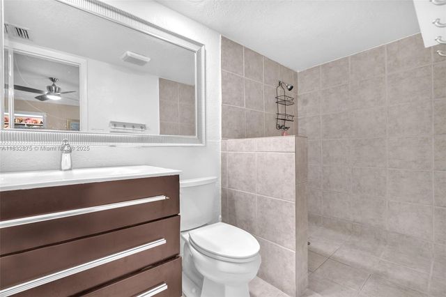 5820 Australian Pine Dr, Tamarac, FL 33319