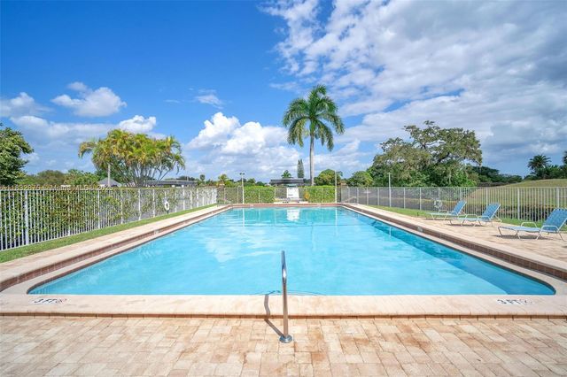 5820 Australian Pine Dr, Tamarac, FL 33319