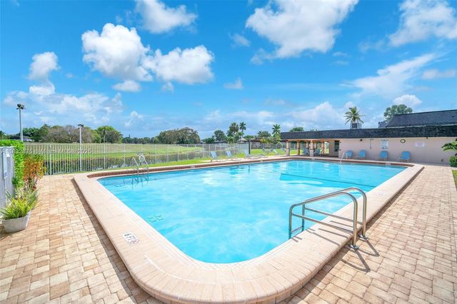 5820 Australian Pine Dr, Tamarac, FL 33319