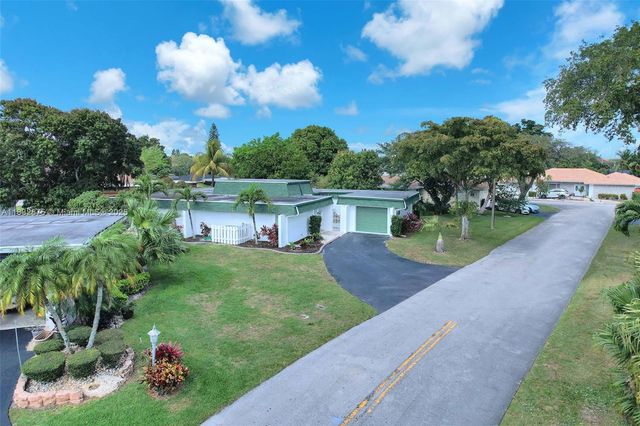 5820 Australian Pine Dr, Tamarac, FL 33319