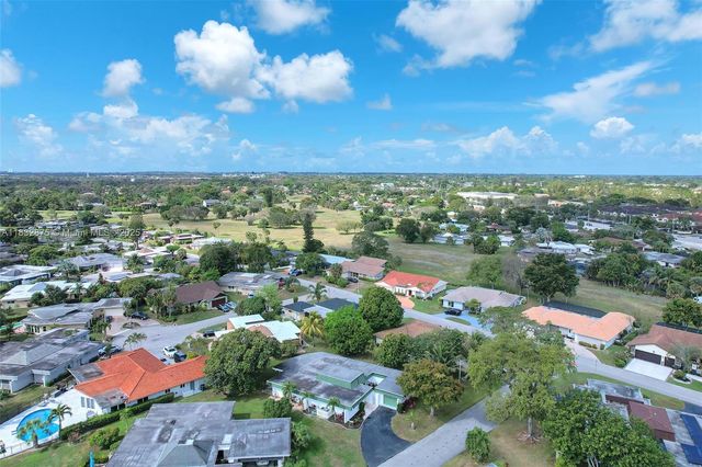 5820 Australian Pine Dr, Tamarac, FL 33319