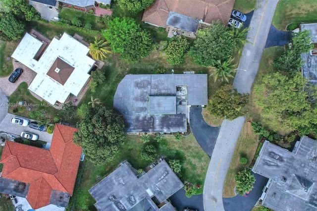 5820 Australian Pine Dr, Tamarac, FL 33319