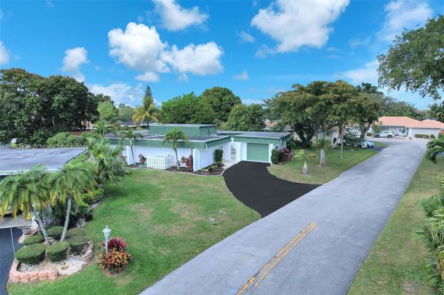 5820 Australian Pine Dr, Tamarac, FL 33319
