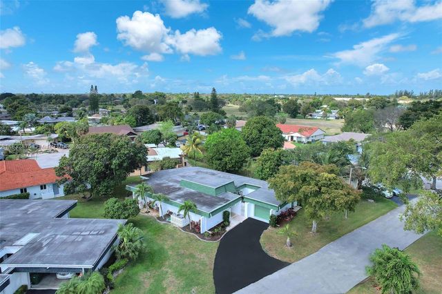 5820 Australian Pine Dr, Tamarac, FL 33319