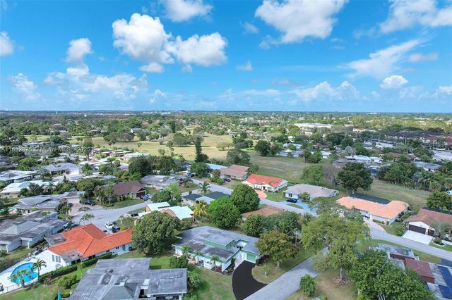 5820 Australian Pine Dr, Tamarac, FL 33319