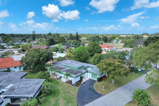 5820 Australian Pine Dr, Tamarac, FL 33319