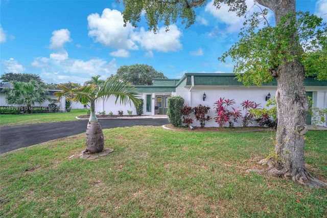 5820 Australian Pine Dr, Tamarac, FL 33319