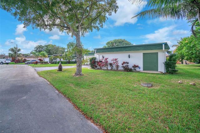 5820 Australian Pine Dr, Tamarac, FL 33319
