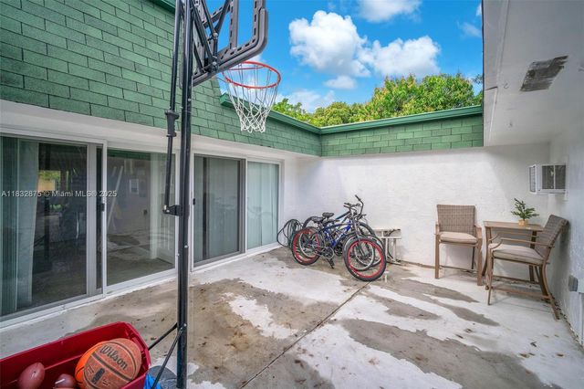5820 Australian Pine Dr, Tamarac, FL 33319