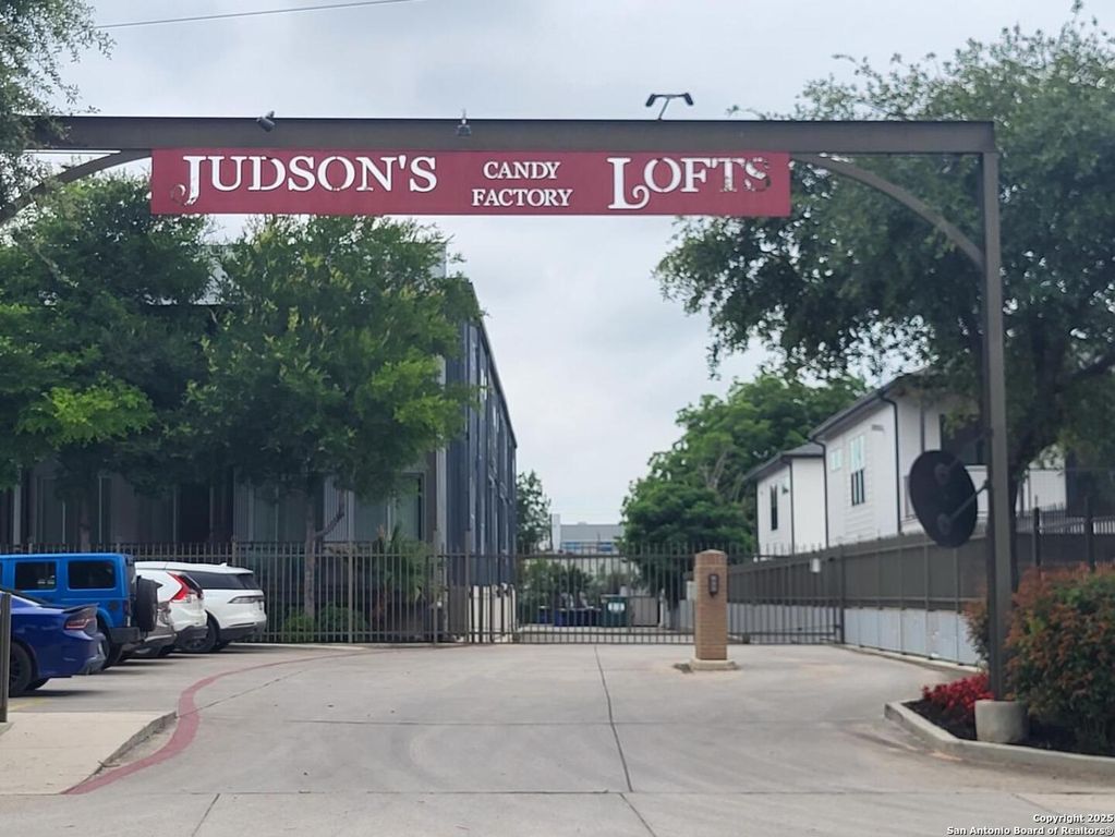 831 S Flores St Ste 3104, San Antonio, TX 78204