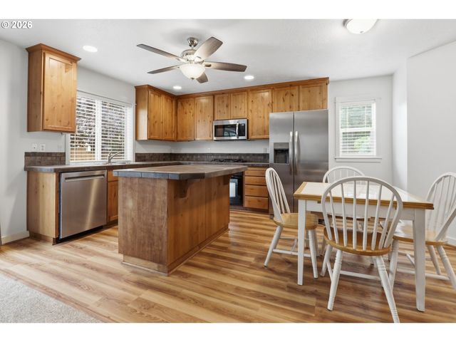 18124 Se BUSH Ter, Portland, OR 97236