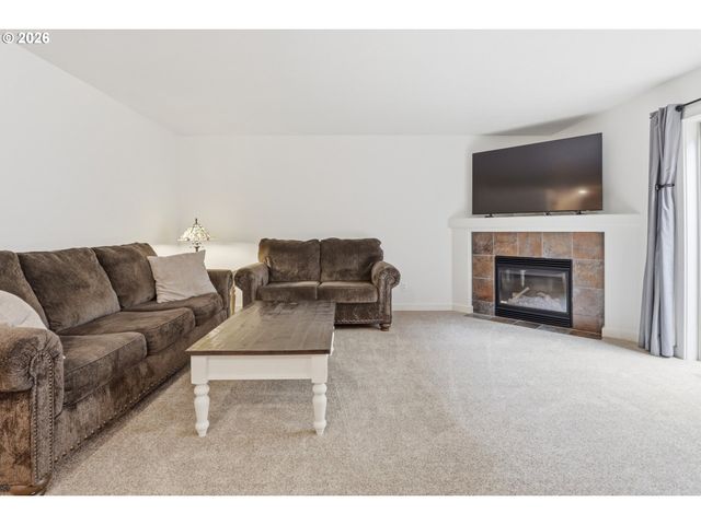18124 Se BUSH Ter, Portland, OR 97236