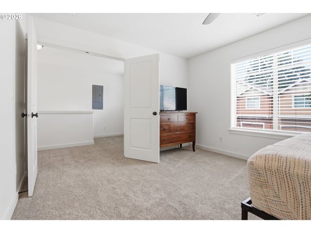 18124 Se BUSH Ter, Portland, OR 97236