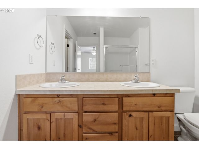 18124 Se BUSH Ter, Portland, OR 97236