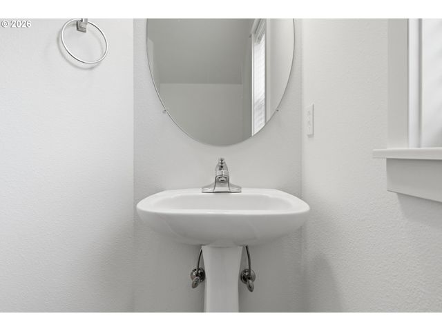 18124 Se BUSH Ter, Portland, OR 97236