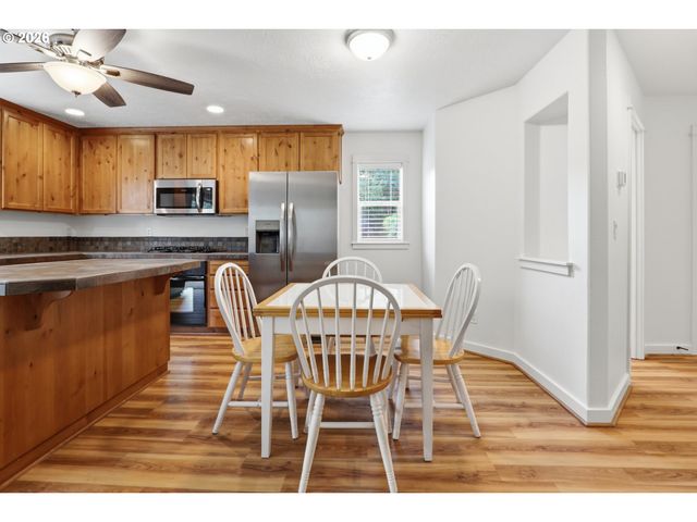 18124 Se BUSH Ter, Portland, OR 97236