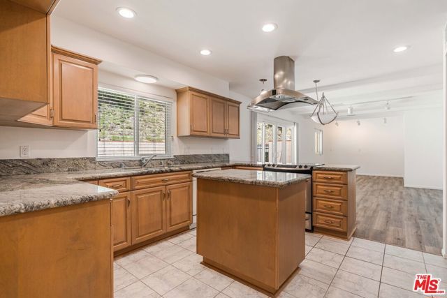 1181 Somera Road, Los Angeles, CA 90077