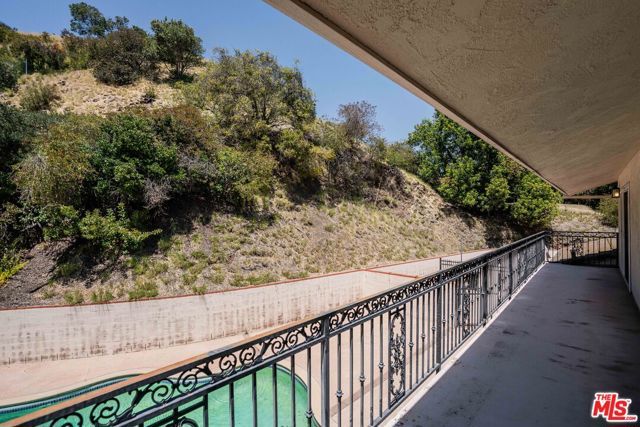 1181 Somera Road, Los Angeles, CA 90077