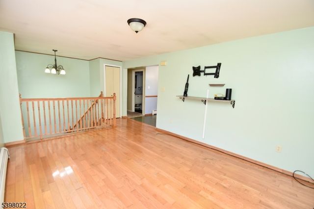 54 Shadyside Rd, West Milford Twp., NJ 07421