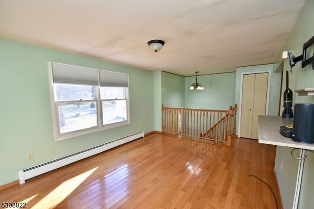 54 Shadyside Rd, West Milford Twp., NJ 07421