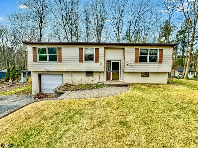 54 Shadyside Rd, West Milford Twp., NJ 07421