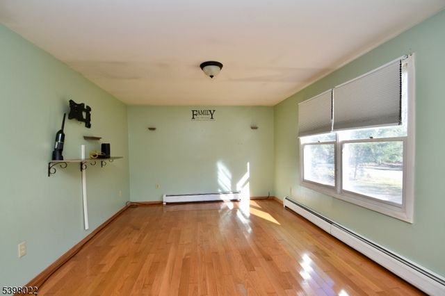 54 Shadyside Rd, West Milford Twp., NJ 07421