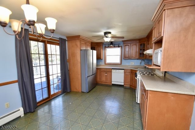 54 Shadyside Rd, West Milford Twp., NJ 07421