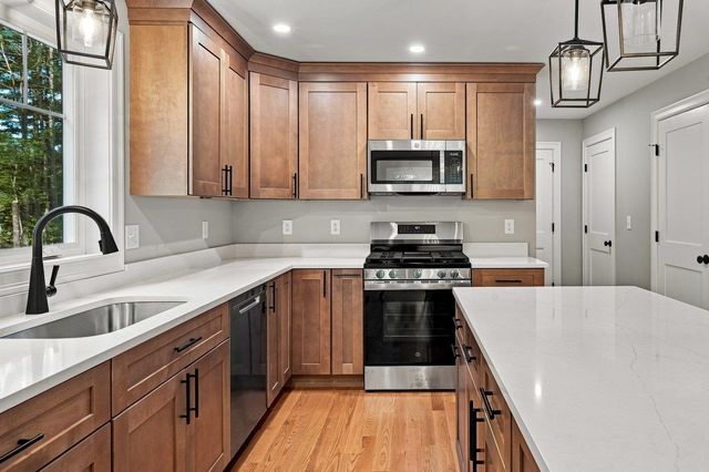 32 Hansonville Road, Rochester, NH 03839