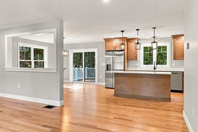 32 Hansonville Road, Rochester, NH 03839