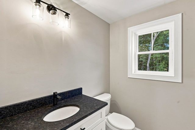 32 Hansonville Road, Rochester, NH 03839