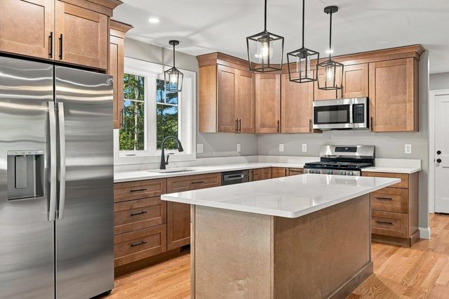 32 Hansonville Road, Rochester, NH 03839