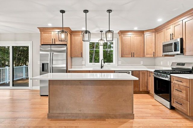 32 Hansonville Road, Rochester, NH 03839