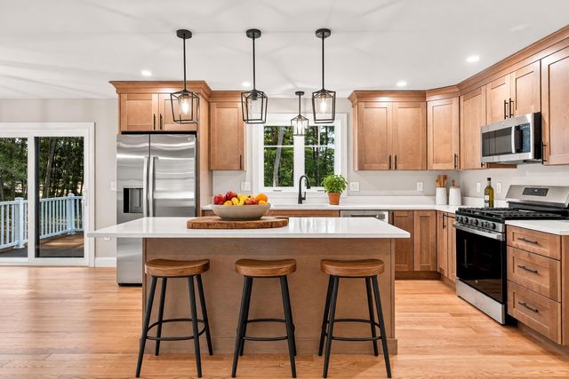 32 Hansonville Road, Rochester, NH 03839