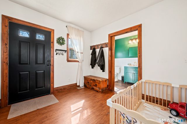 18 Oak Street, Plymouth, CT 06786