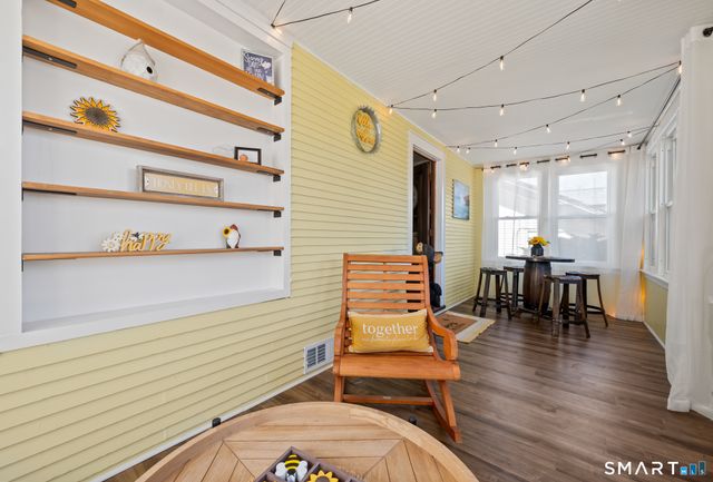 18 Oak Street, Plymouth, CT 06786