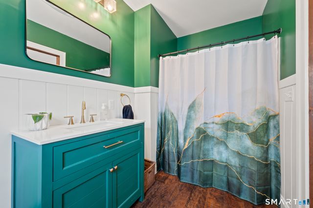 18 Oak Street, Plymouth, CT 06786