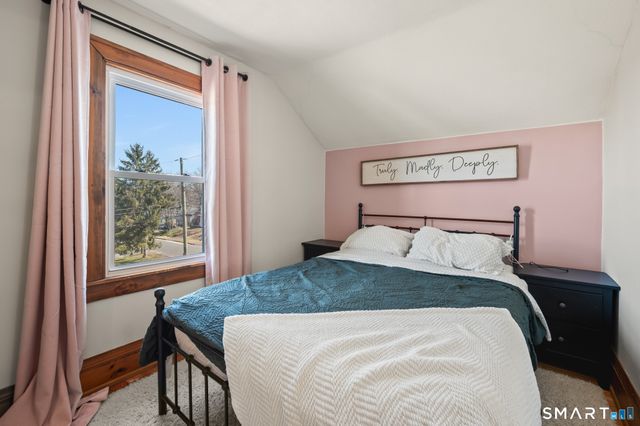 18 Oak Street, Plymouth, CT 06786