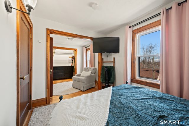 18 Oak Street, Plymouth, CT 06786