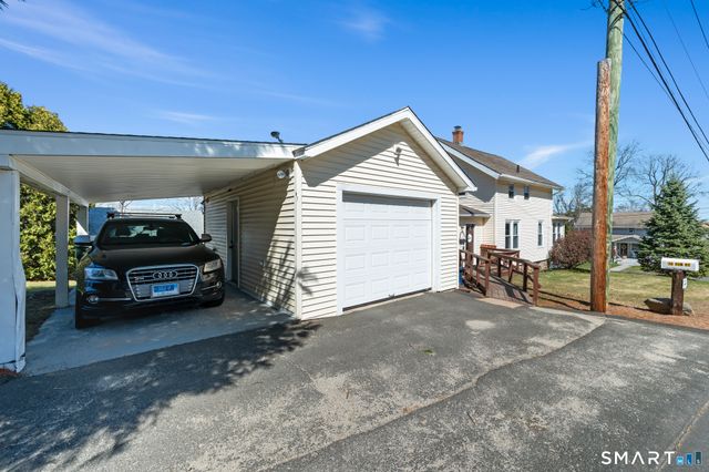 18 Oak Street, Plymouth, CT 06786