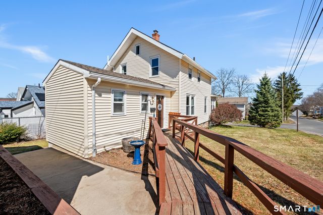 18 Oak Street, Plymouth, CT 06786