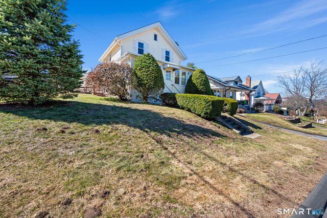 18 Oak Street, Plymouth, CT 06786